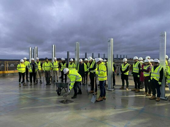 topping out 1